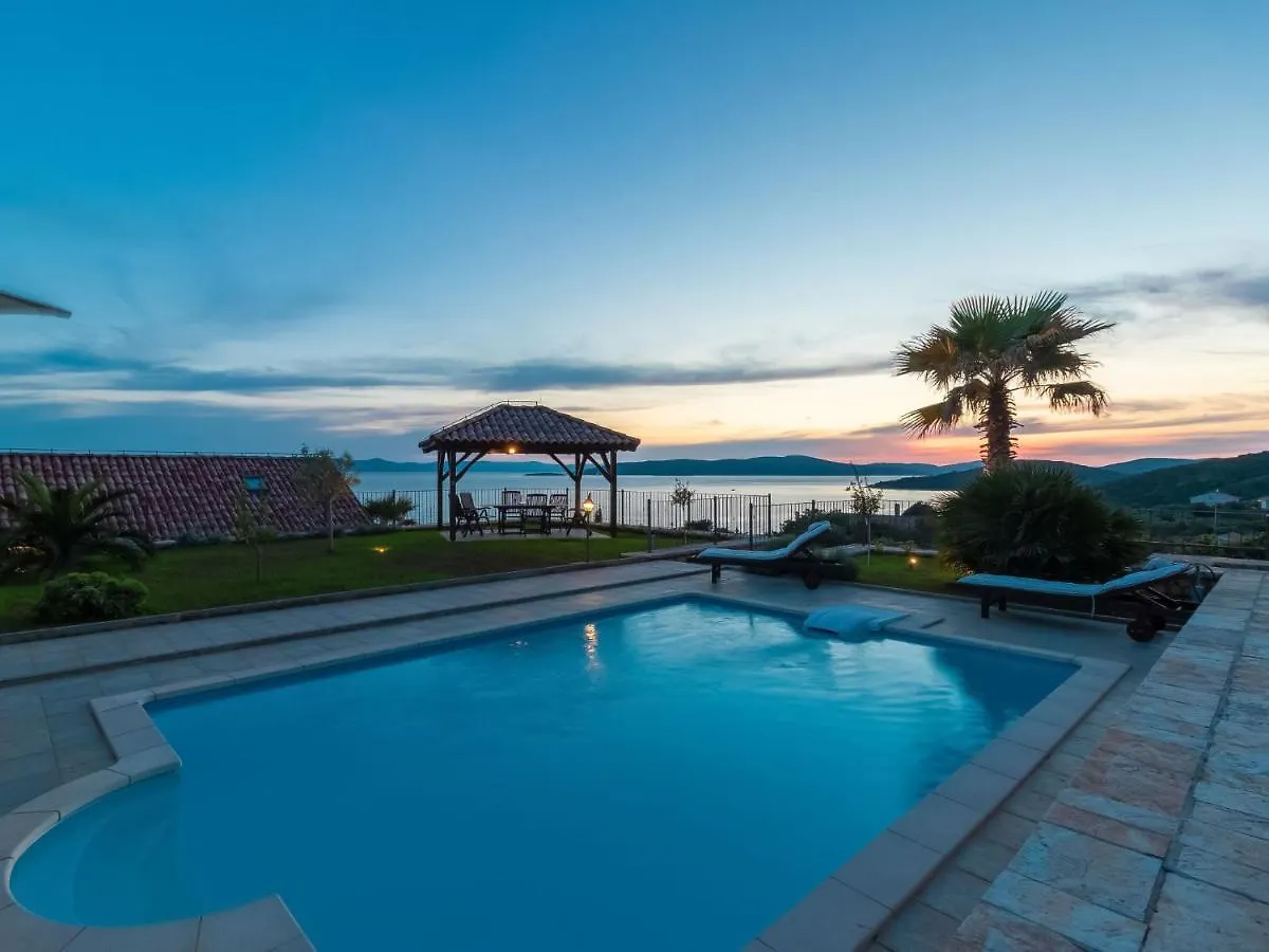 Holiday Home Villa Bugenvila By Interhome Ugljan