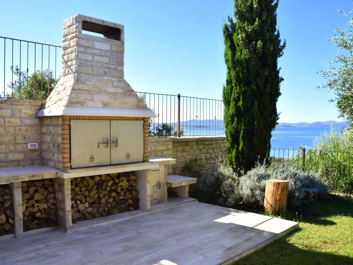 Holiday Home Villa Bugenvila By Interhome Ugljan